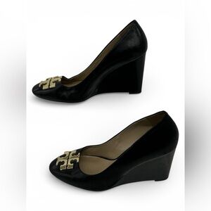 Tory Burch Black Leather Raleigh Round Toe Logo Wedge Pumps Size 6.5